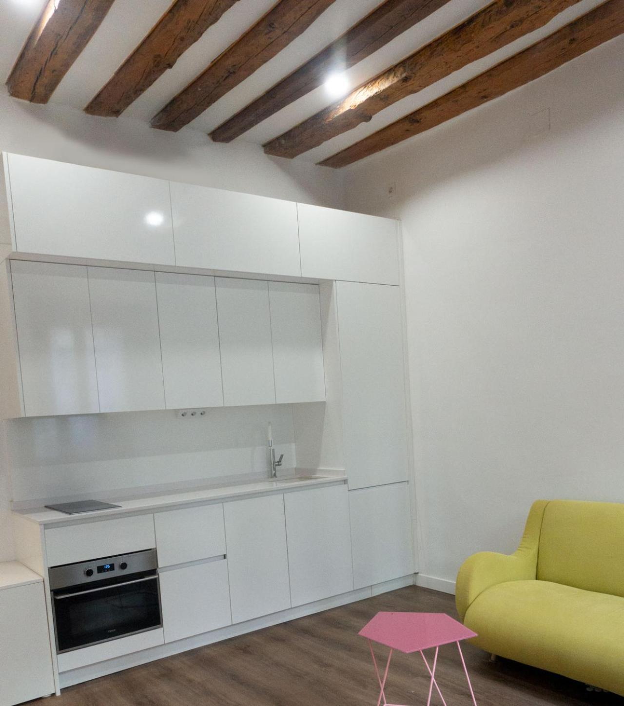 Hortaleza 4, Preciso Estudio En Chueca Junto A La Gran Via De Мадрид Екстериор снимка