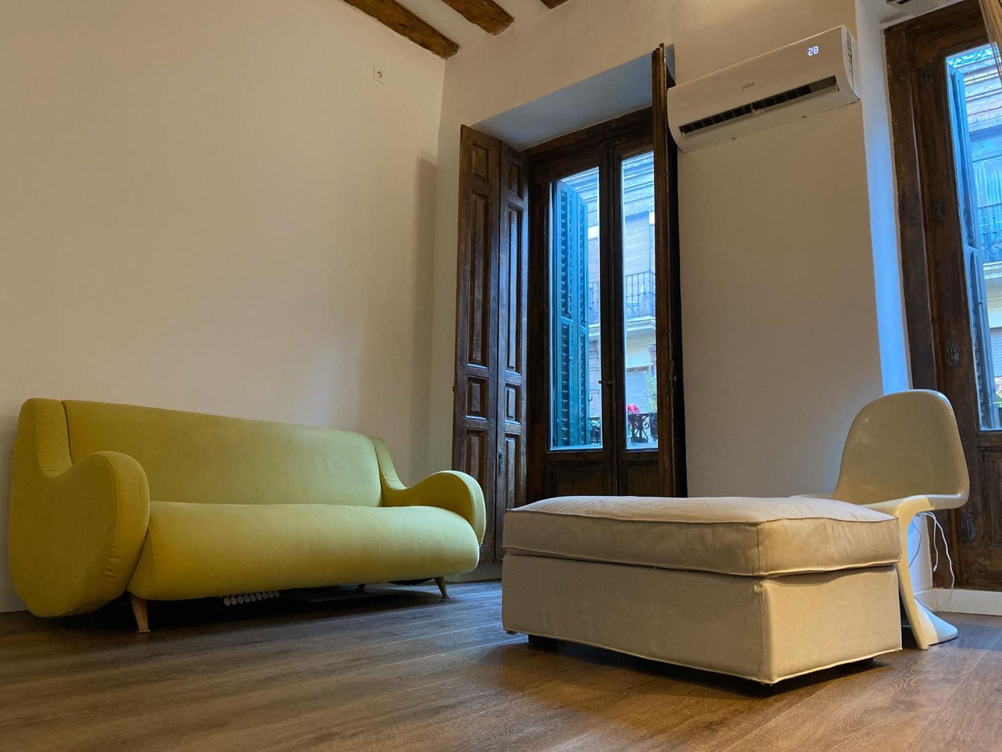 Hortaleza 4, Preciso Estudio En Chueca Junto A La Gran Via De Мадрид Екстериор снимка