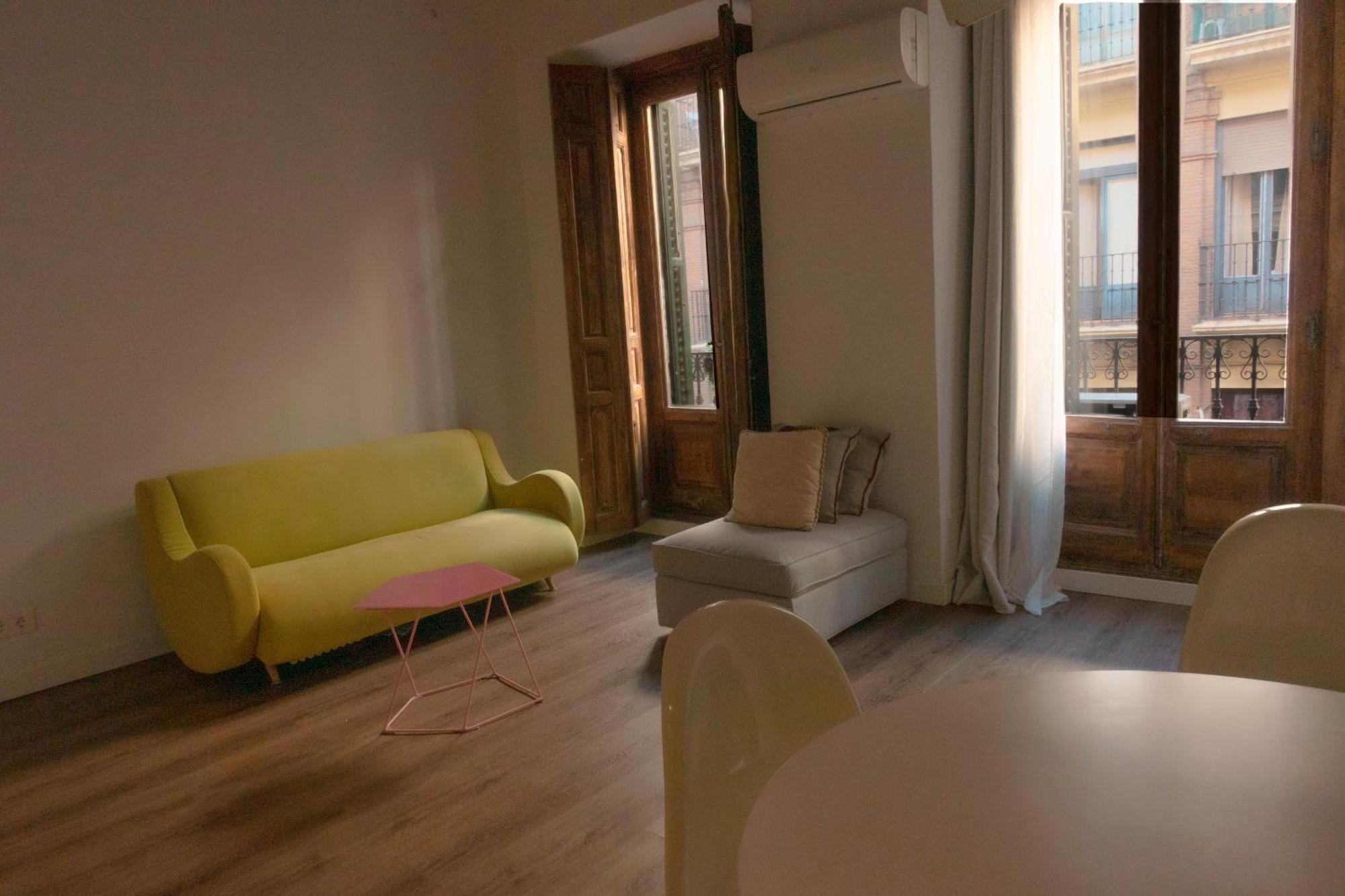 Hortaleza 4, Preciso Estudio En Chueca Junto A La Gran Via De Мадрид Екстериор снимка