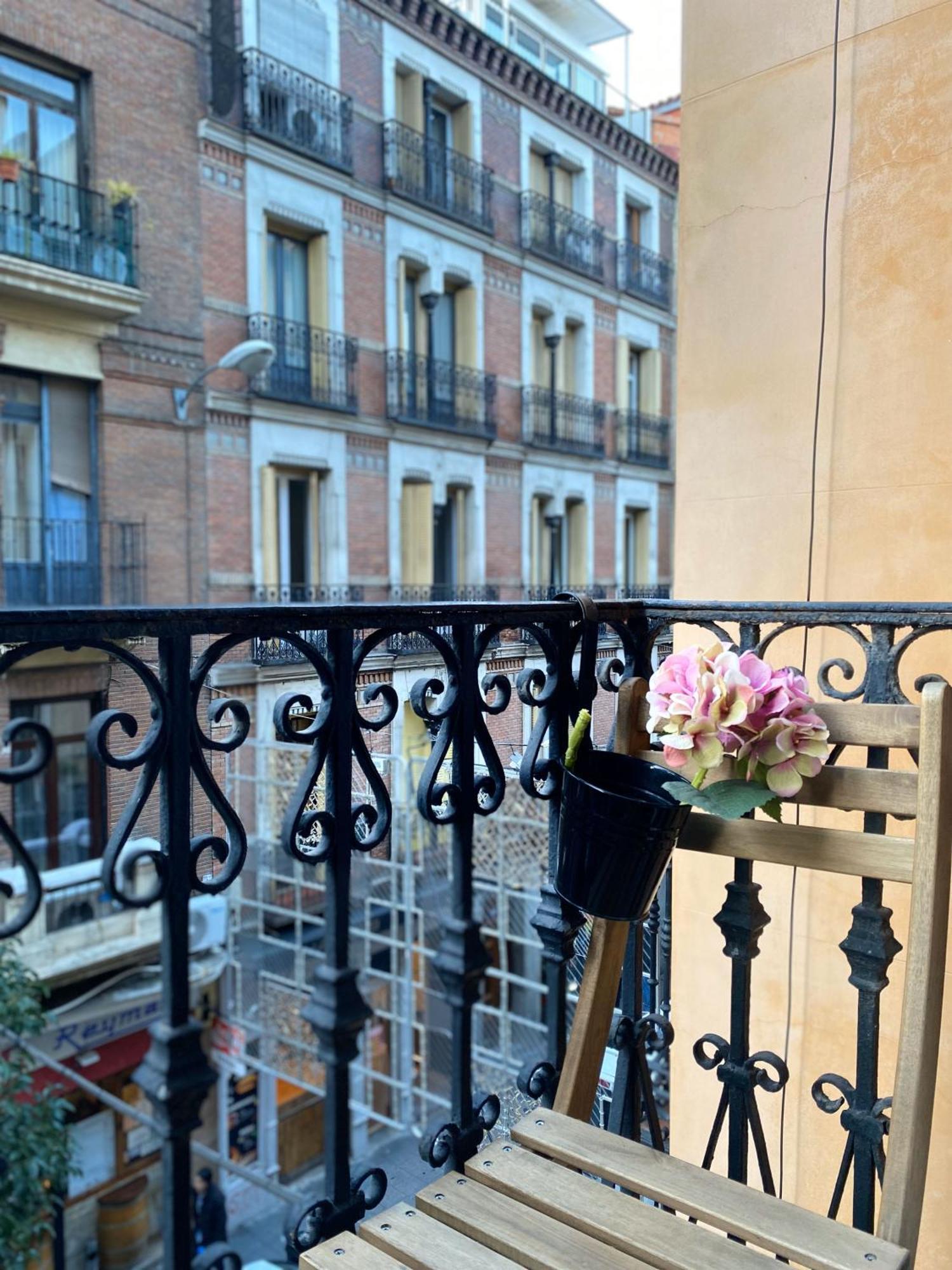 Hortaleza 4, Preciso Estudio En Chueca Junto A La Gran Via De Мадрид Екстериор снимка